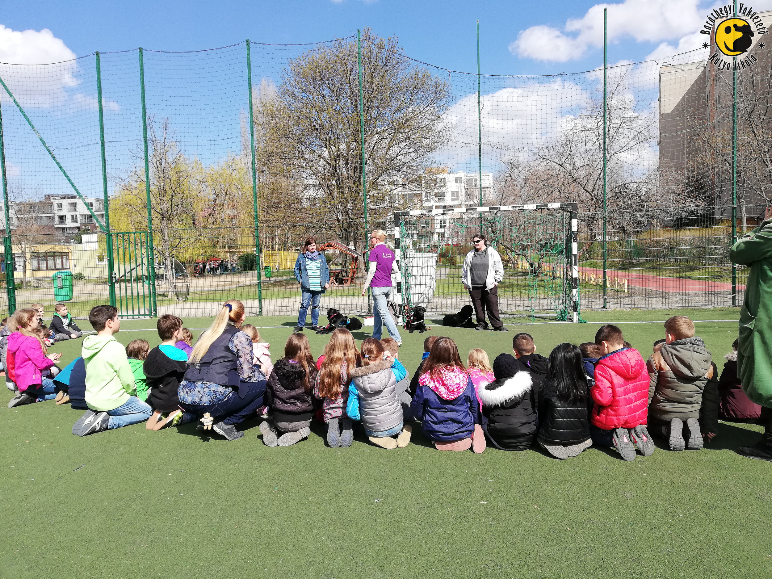 70 children became acquainted with us and our guide dogs