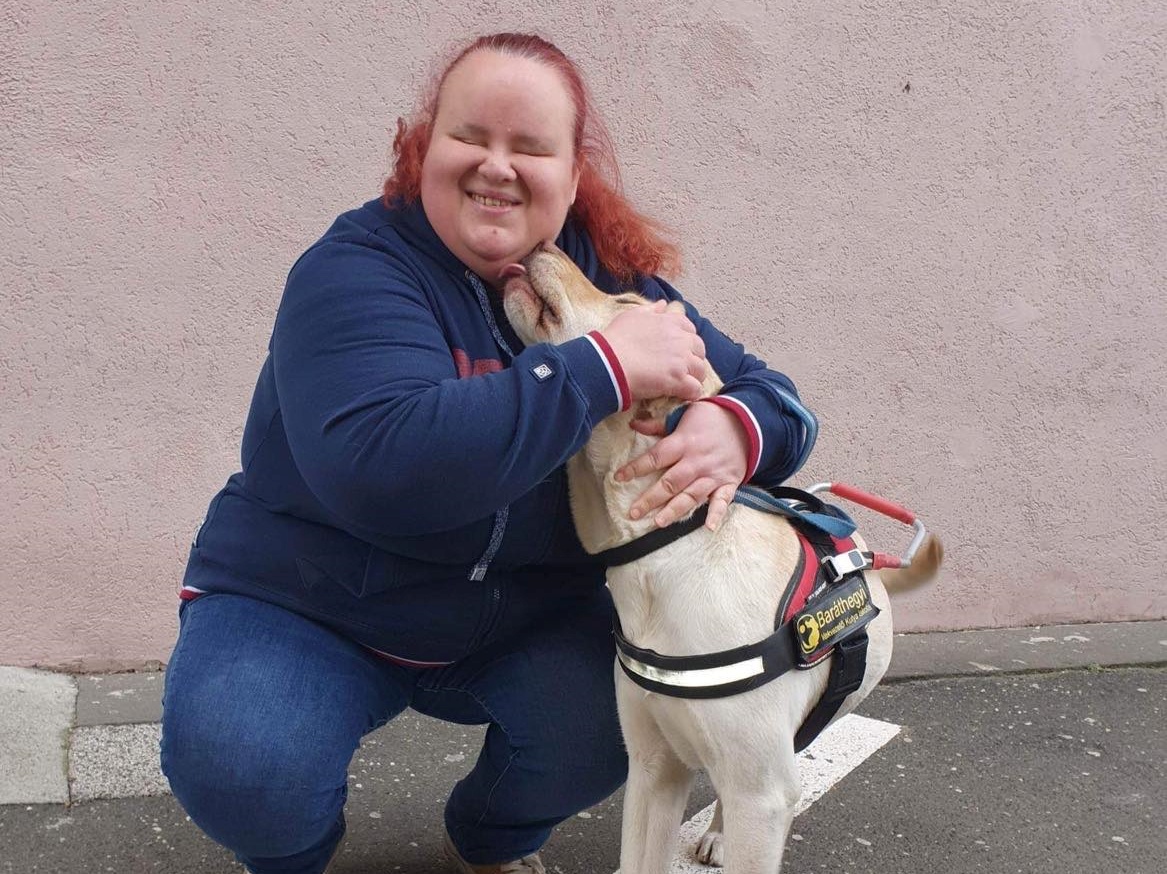 Vakvezető lett a mi tréfamesterünkből!